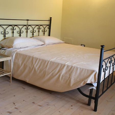 Sa Domu Beccia B&B Uras Eksteriør bilde